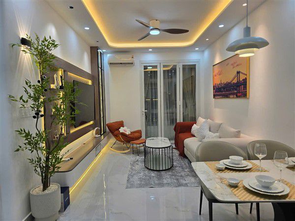 Bán căn hộ 2 phòng ngủ mới decor tại Sky Garden 1 Phú Mỹ Hưng