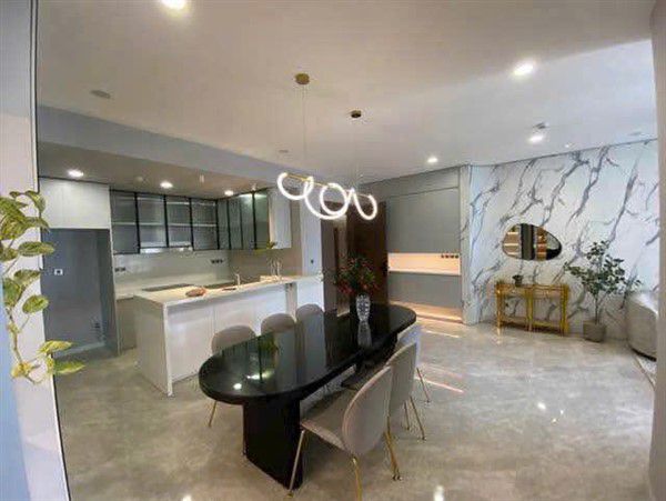Bán và cho thuê căn hộ cao cấp tầng cao, căn góc tại The Peak M8