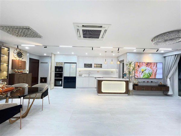 Cho thuê căn hộ cao cấp 3 phòng ngủ lầu cao Riverpark Residence