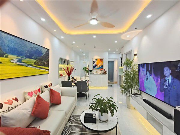 Cho thuê căn hộ nội thất mới cao cấp 2 phòng ngủ Sky Garden 3