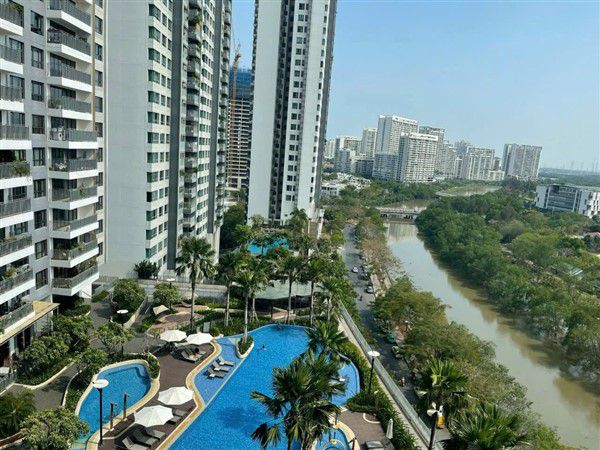 Cho thuê căn hộ view hồ bơi, rộng rãi tại The View quận 7
