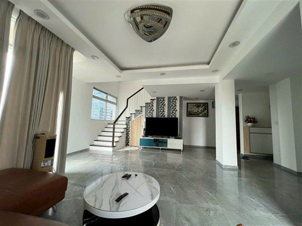 Cho thuê căn penthouse Star Hill Phú Mỹ Hưng, 4 phòng ngủ