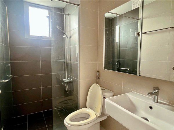 Cho thuê căn hộ Scenic Valley 2 nội thất cơ bản, lầu cao view thoáng