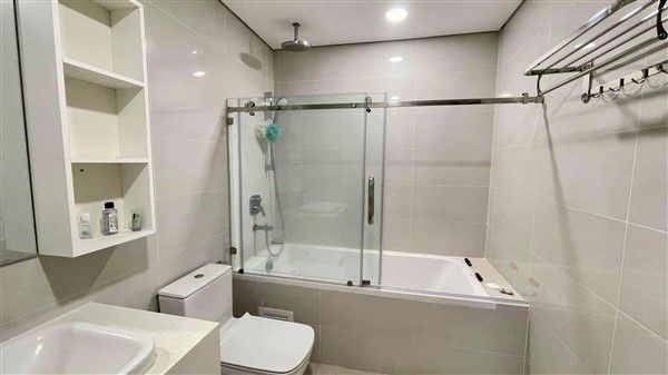 Eco Green Saigon cho thuê căn hộ đẹp 3 phòng ngủ, view hồ bơi