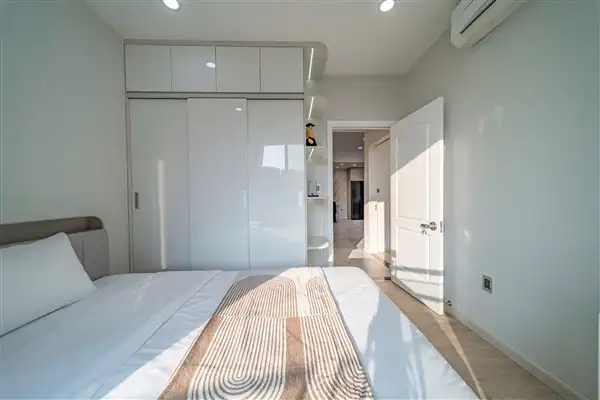 Thuê Riverpark Residence 134m² 3PN Mới 100%, View Hồ Bơi